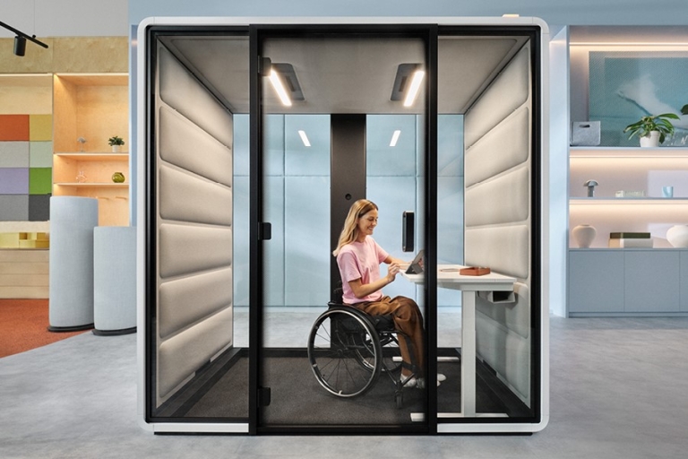 office-workpod-for-persons-with-mobility-impairments-on-wheelchair-hushFree.Access.M